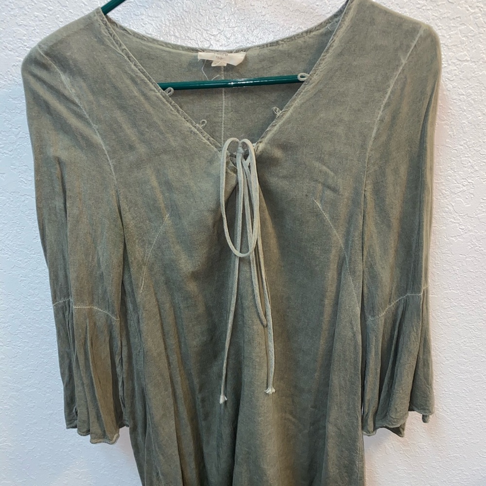 Entro Boutique dress with tie 🌻